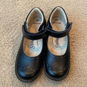 Footnotes Lydia Maryjane shoe full grain leather outer and inner Well made shoe